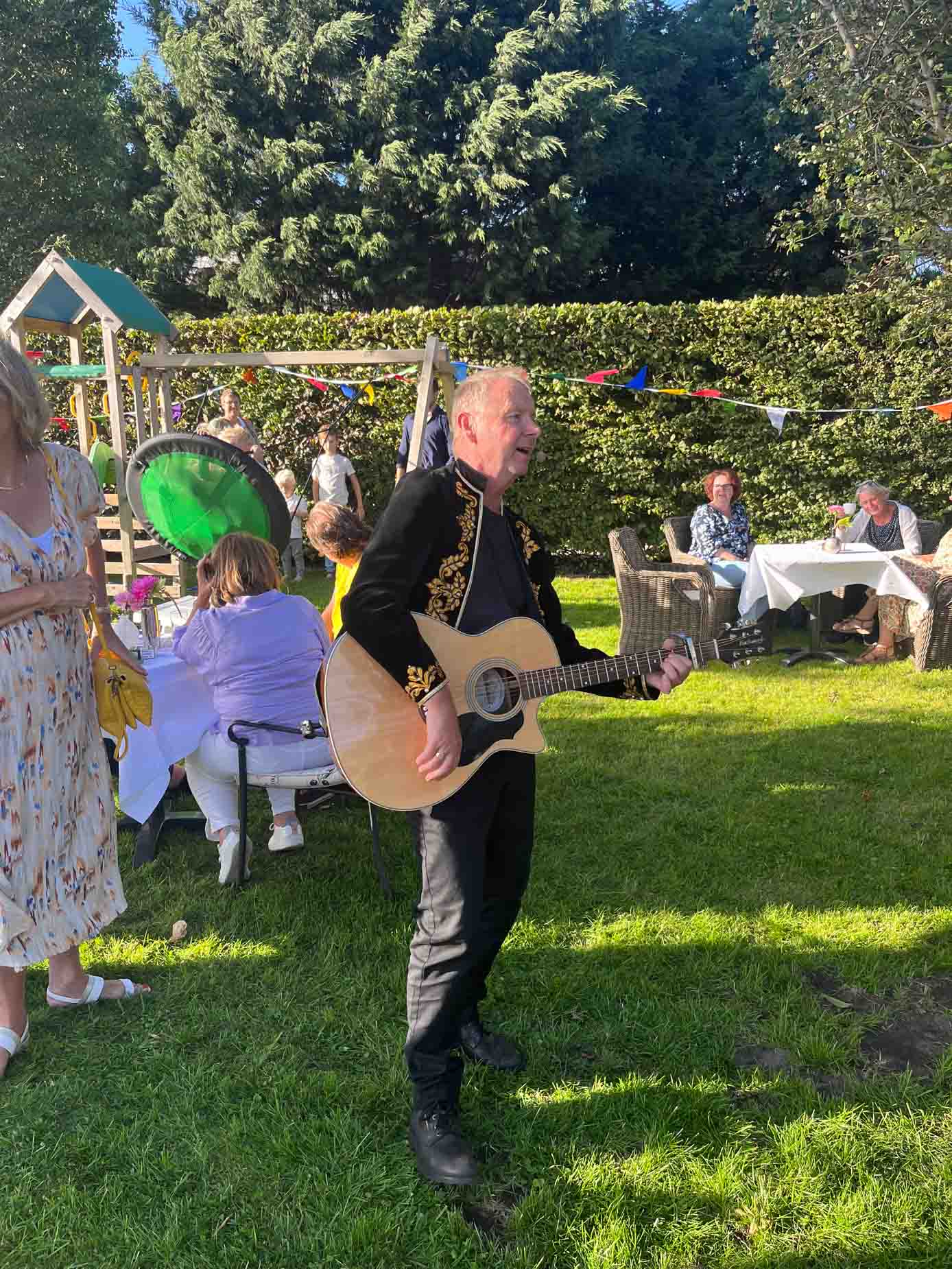 Poptroubadour Ed Citroen | EdCitroen.nl Poptroubadour Ed Citroen | EdCitroen.nl